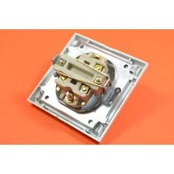 Prekidač kip sa indikacijom 11.01.045 Metalka