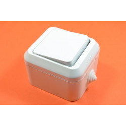 Prekidač OG naizmeničan beli Makel