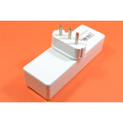 Razvodnik trofazno-monofazni sa indikacijom 3x16A/250V