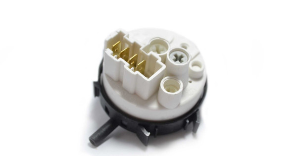 thumbnail image 2 of LOGIK Genuine Washing Machine Water Level Switch L814WM16 – Replacement Part 2 of 6